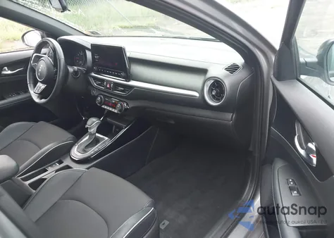 2023 Kia Forte Gt-Line z USA, uszkodzony, nr VIN 3KPF54AD2PE620189